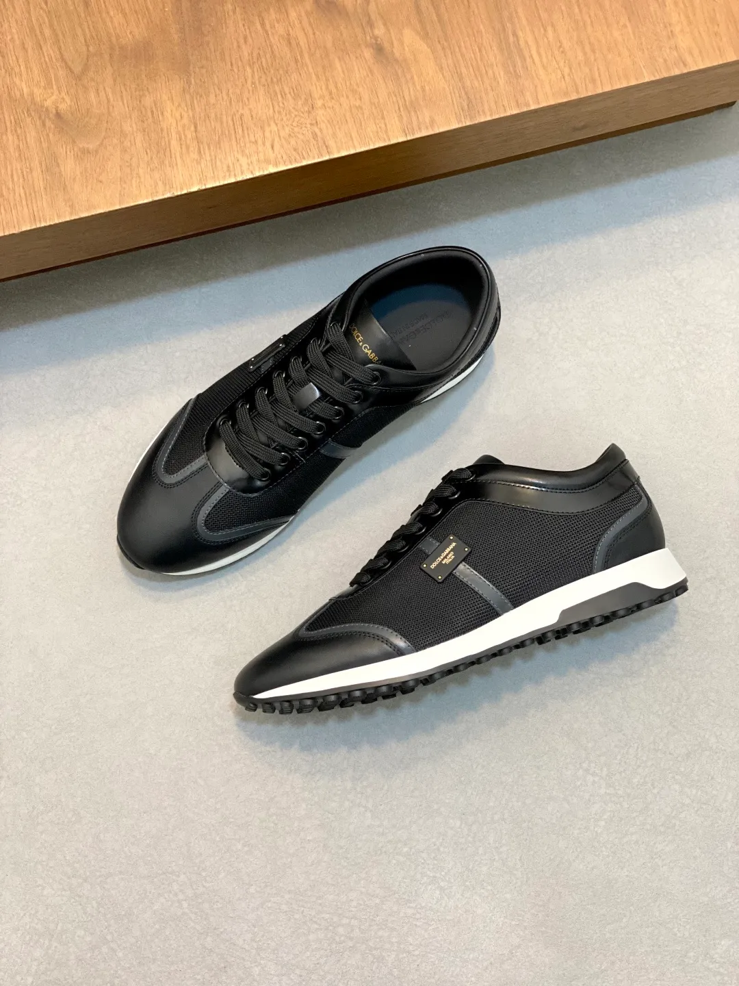 Men's Men's Shoes💰840••Classic••Dolce&Gabbana••DG✔️High-end men's sports•casual shoes. Original goods from top counters. Original imported cowhide, multi-material splicing design ➕Imported cowhide lining, cowhide feet ➕Original TPR elastic outsole.  Size: 39-44 (38, 45 customized)